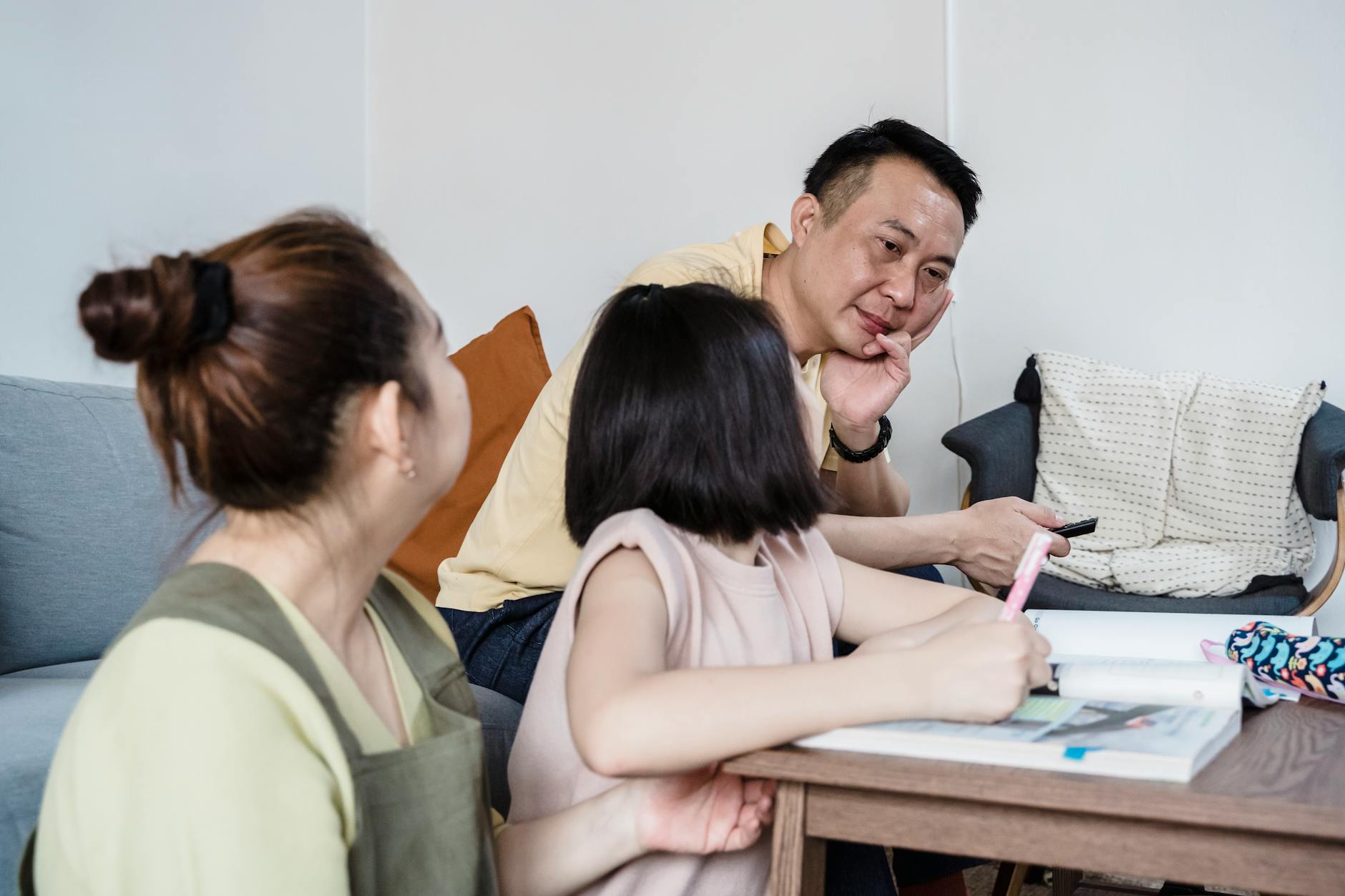 香港进修移民：配偶工作+子女随行全解答