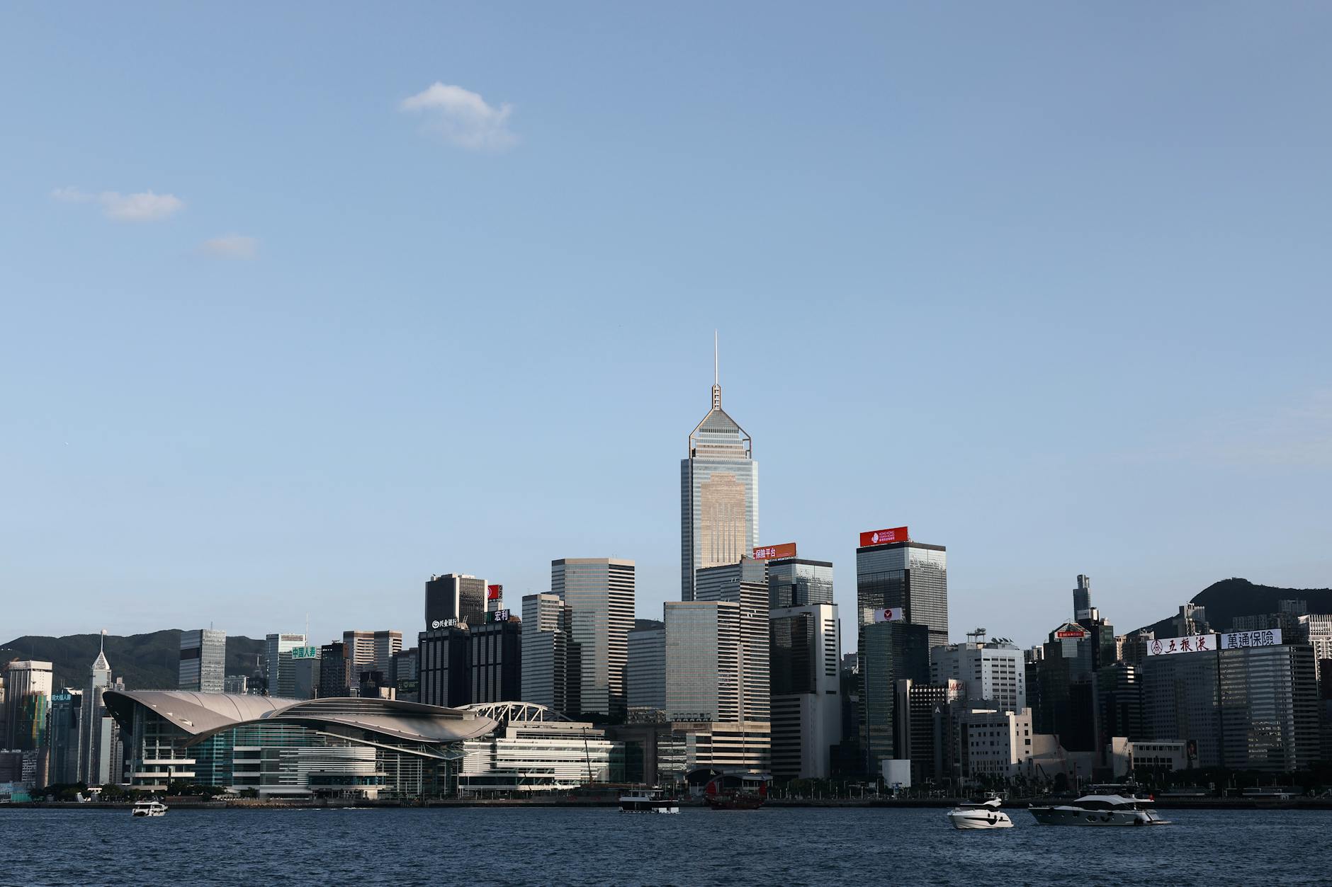 2026赴港投保全流程：合法险种与避坑指南